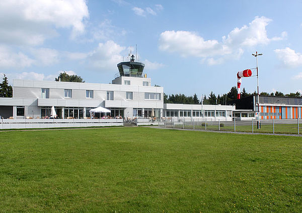Flugplatz Arnsberg/Menden von außen